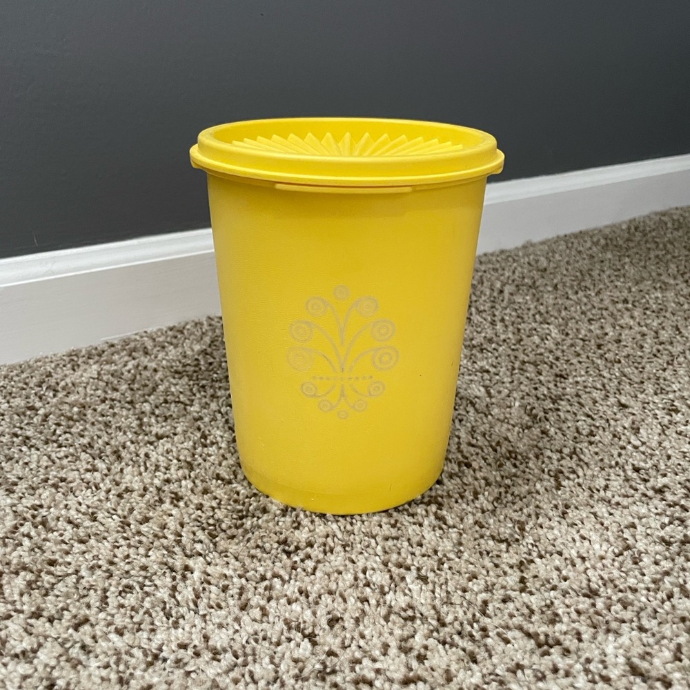 Vintage Daffodil Yellow Tupperware Container